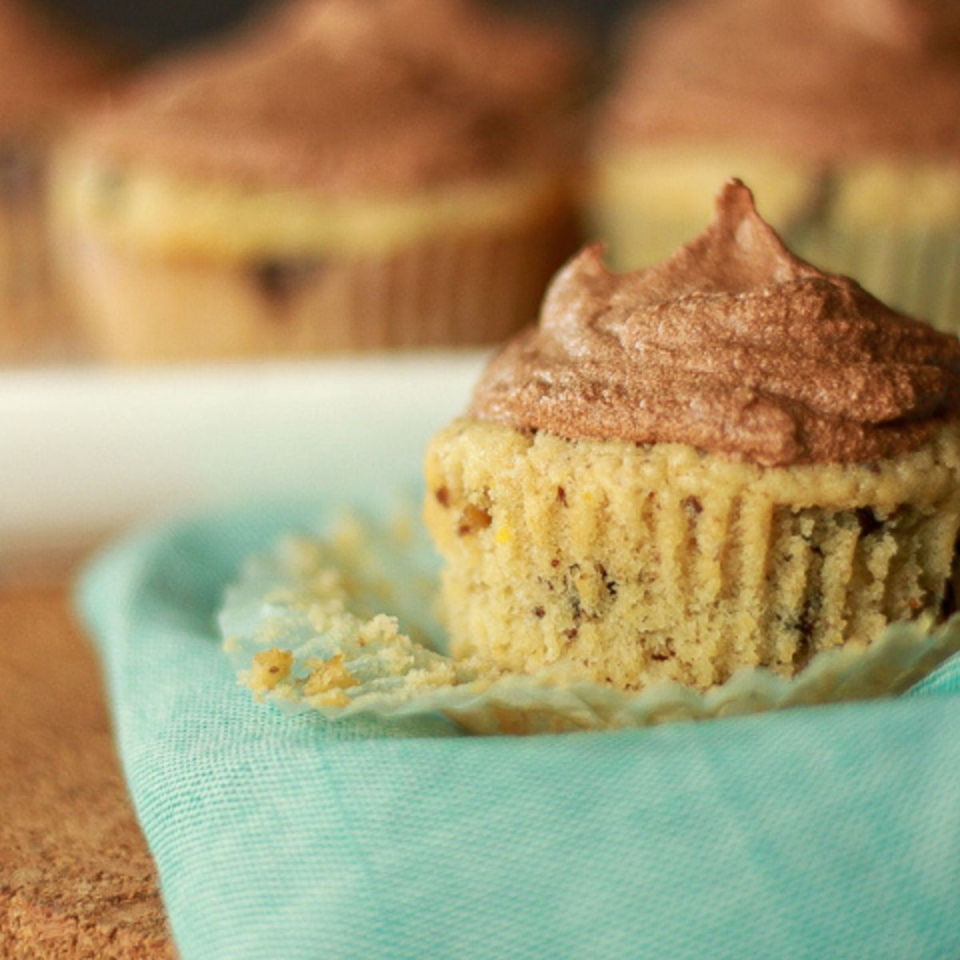 Easy Vegan Chocolate Chip Cupcakes - Courtney's Homestead