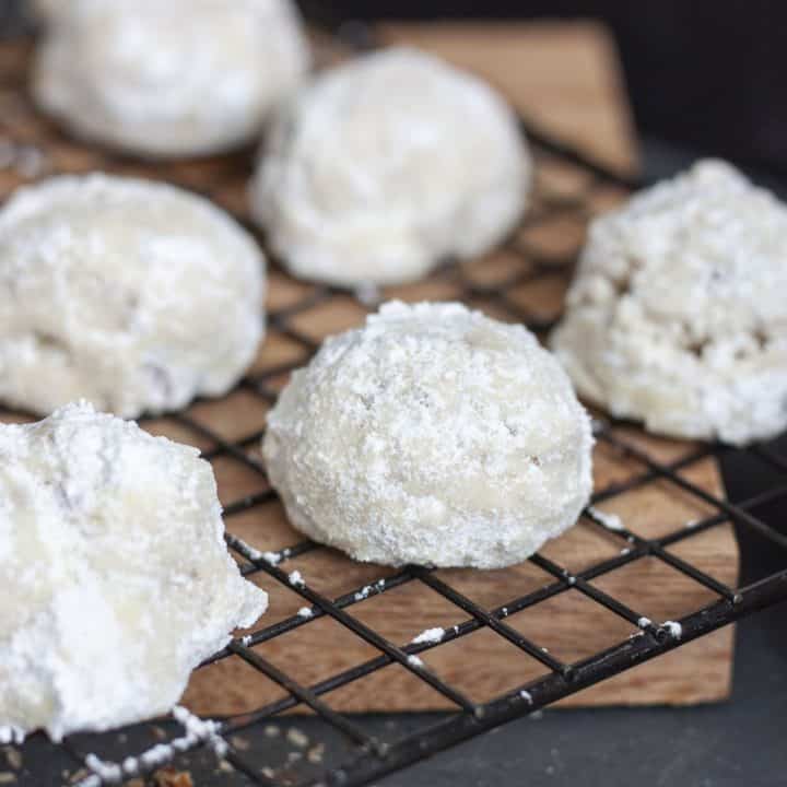 Tasty Vegan Snowball Cookies