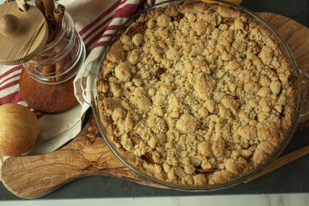 full vegan apple crumble pie