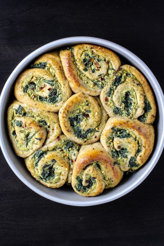 vegan pesto pizza rolls