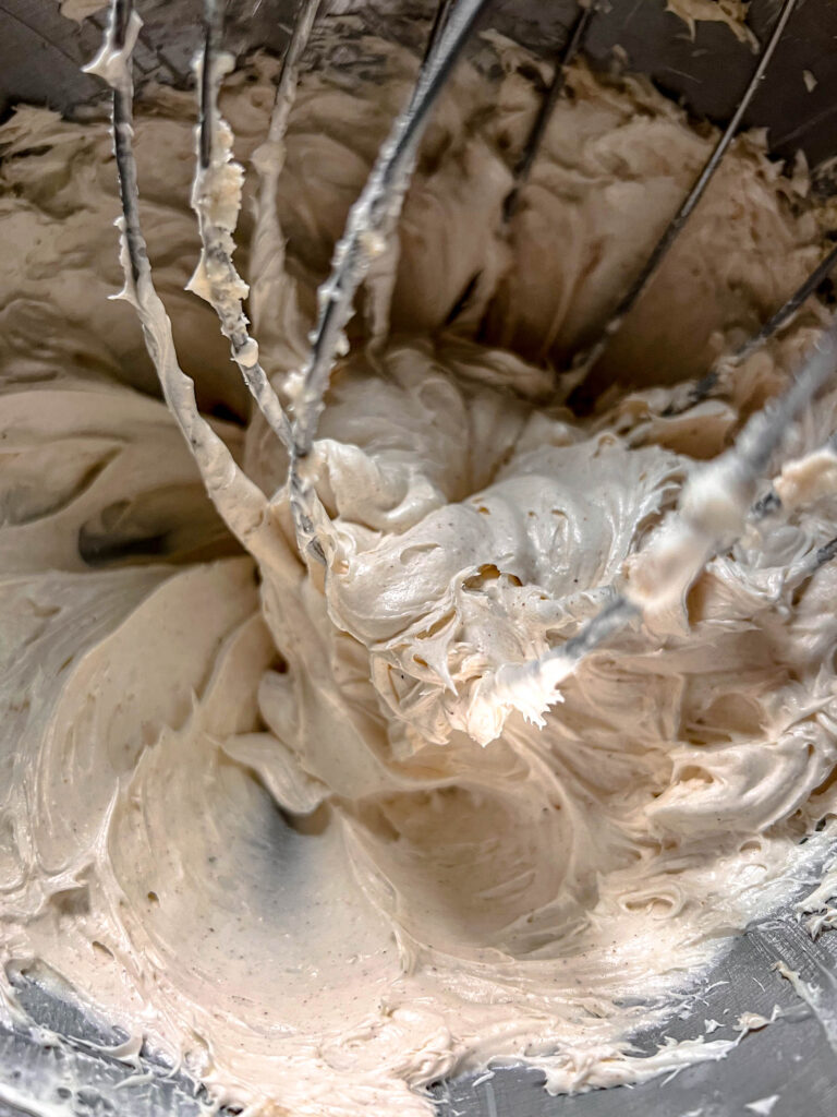vegan cream cheese cinnamon frosting